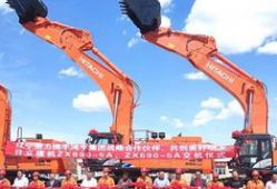 大型挖掘机视频,现场实拍，揭秘大型挖掘机工作瞬间